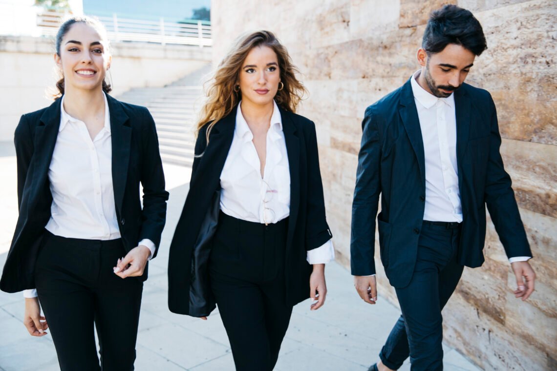 Business Professional Attire: A Clear Guide to Dressing With Purpose at Work